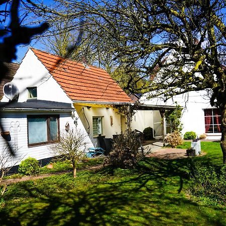 Gemuetliches Haus Mit Grossem Traumhaften Garten Brema Zewnętrze zdjęcie